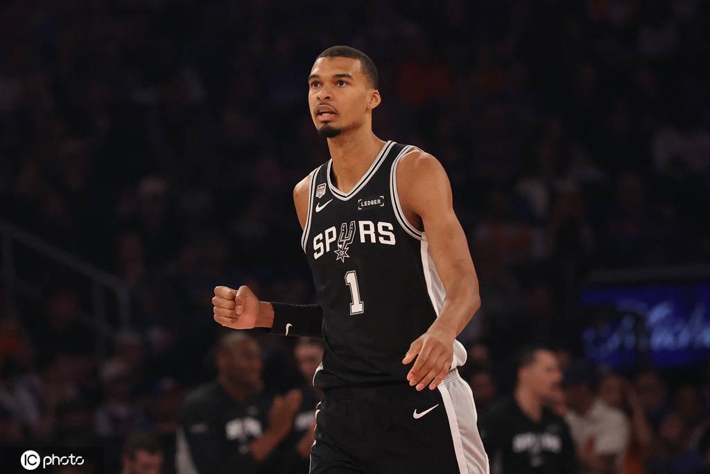 追加处罚？NBA将审查文班对布伦森的犯规动作